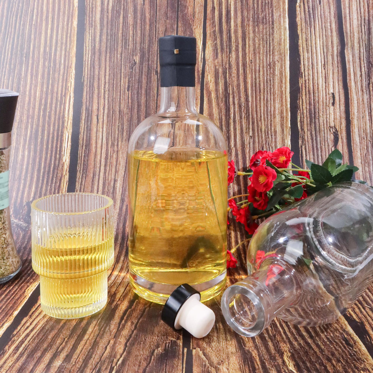 4 Pack 25oz Clear Glass Bottles with Cork Lids B161